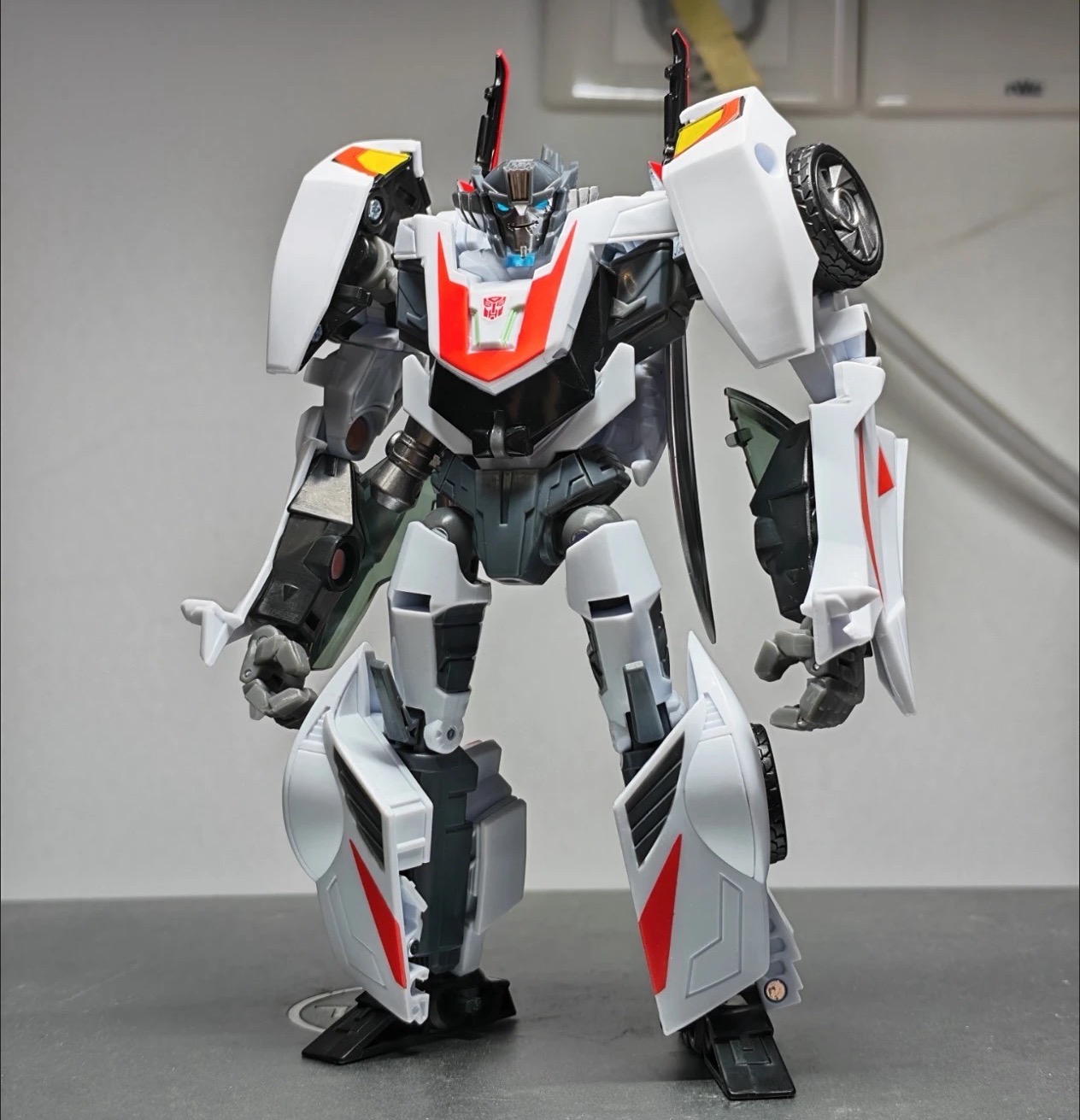 Игрушки-трансформеры APC IDW W – обзор и цена Model Kit Robot