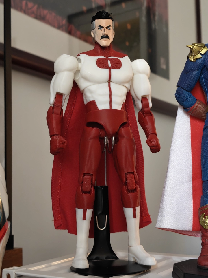 Коллекционная фигурка Omniman  – обзор и цена Model Kit Ultron